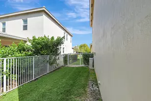 8952 Cypress Grove Ln, Royal Palm Beach, FL 33436 - Photo 52
