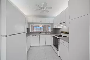 10442 E Clairmont Cir, Tamarac, FL 33321 - Photo 6