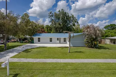 320 Chamberlain Boulevard, Fort Pierce, FL 34946 - Photo 2