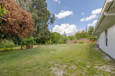 320 Chamberlain Boulevard, Fort Pierce, FL 34946 - Photo 8