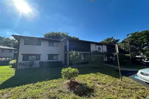 9624 S Belfort Cir, Tamarac, FL 33321 - Photo 2
