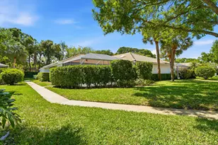 9502 Chapman Oak Ct, Palm Beach Gardens, FL 33410 - Photo 2