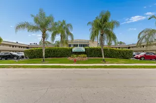126 Sparrow Dr, Royal Palm Beach, FL 33411 - Photo 2