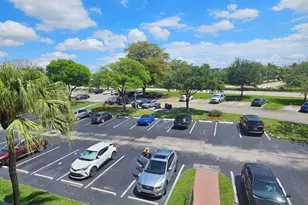 13355 SW 9th Ct, Pembroke Pines, FL 33027 - Photo 18