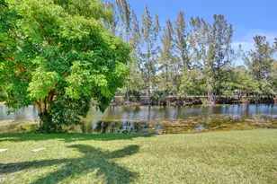 392 Durham Cir, Deerfield Beach, FL 33442 - Photo 16
