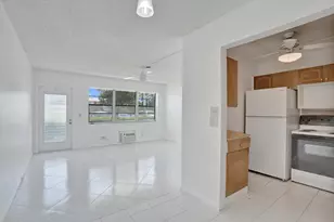 392 Durham Cir, Deerfield Beach, FL 33442 - Photo 4