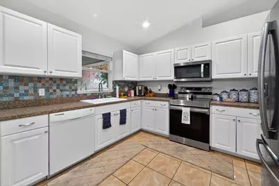 706 Osceola Avenue, Fort Pierce, FL 34982 - Photo 14