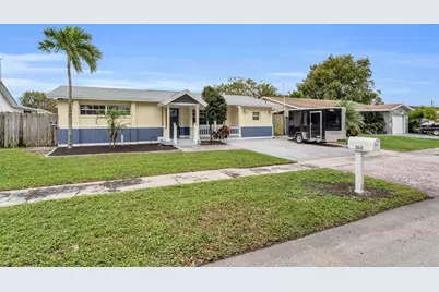 9860 NW 3rd Street, Pembroke Pines, FL 33024 - Photo 2