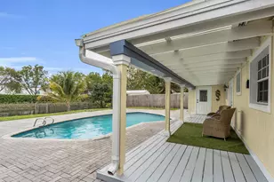9860 NW 3rd St, Pembroke Pines, FL 33024 - Photo 22