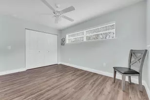 9860 NW 3rd St, Pembroke Pines, FL 33024 - Photo 20