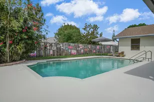 13834 Geranium Pl, Wellington, FL 33414 - Photo 4