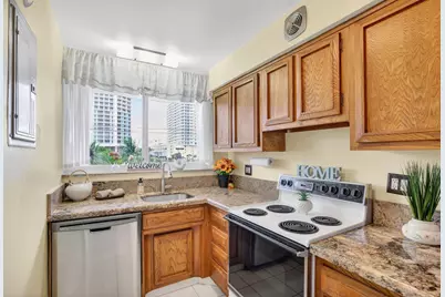 524 Orton Avenue #403, Fort Lauderdale, FL 33304 - Photo 16