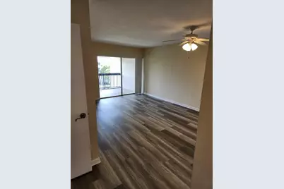 731 N Pine Island Road #402, Plantation, FL 33324 - Photo 4