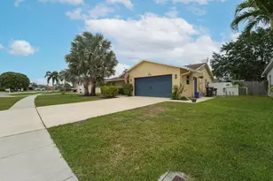 6160 Silver Oak Dr, Lake Worth, FL 33467 - Photo 2