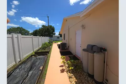 4554 Franwood Drive, Delray Beach, FL 33445 - Photo 4