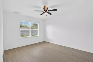 393 SW Tarra Ave, Port Saint Lucie, FL 34953 - Photo 18