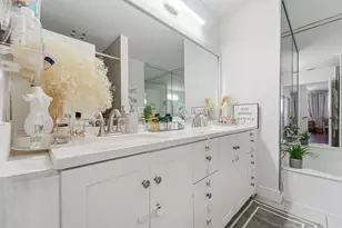 644 NE 195th St, Miami, FL 33179 - Photo 12