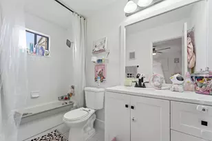 644 NE 195th St, Miami, FL 33179 - Photo 16
