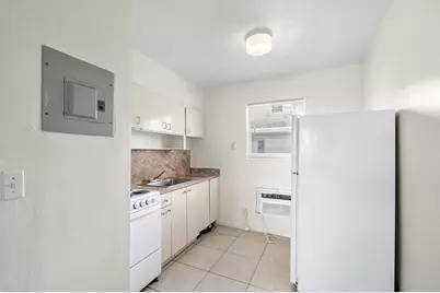 515 NE 150th Street #3, Miami, FL 33161 - Photo 4