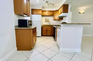 581 Saxony M, Delray Beach, FL 33446 - Photo 4