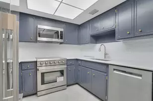 315 Venetian Dr, Delray Beach, FL 33483 - Photo 2