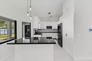 20221 NW 8th St, Pembroke Pines, FL 33029 - Photo 10