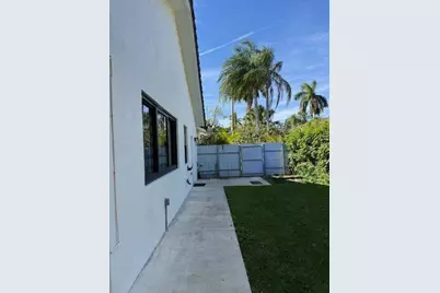 20221 NW 8th Street, Pembroke Pines, FL 33029 - Photo 30