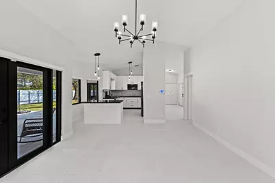 20221 NW 8th Street, Pembroke Pines, FL 33029 - Photo 4