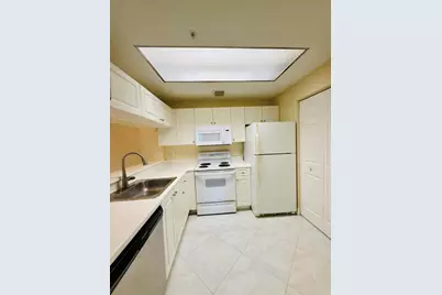 2917 Tuscany Court #204, Palm Beach Gardens, FL 33410 - Photo 4