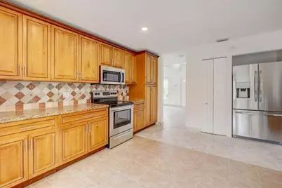 10758 Lake Jasmine Drive, Boca Raton, FL 33498 - Photo 6