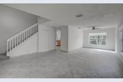 10758 Lake Jasmine Drive, Boca Raton, FL 33498 - Photo 8