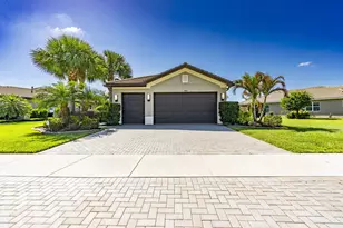 11402 SW Half Moon Lake Ln, Port Saint Lucie, FL 34987 - Photo 2