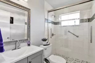 8390 Lagos De Campo Blvd, Tamarac, FL 33321 - Photo 20
