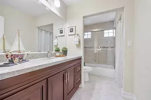 11377 Lakeview Dr, Coral Springs, FL 33071 - Photo 22