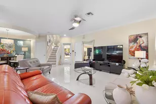 11377 Lakeview Dr, Coral Springs, FL 33071 - Photo 8