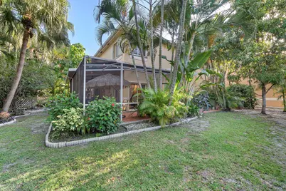 11377 Lakeview Drive, Coral Springs, FL 33071 - Photo 32