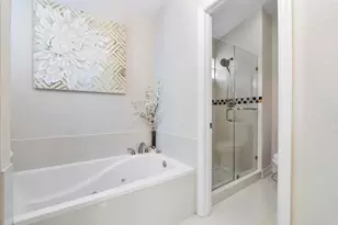11377 Lakeview Dr, Coral Springs, FL 33071 - Photo 16