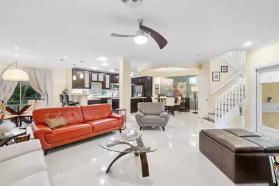 11377 Lakeview Drive, Coral Springs, FL 33071 - Photo 10
