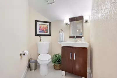 11377 Lakeview Drive, Coral Springs, FL 33071 - Photo 12