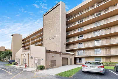 4550 NW 18th Avenue #505, Deerfield Beach, FL 33064 - Photo 4