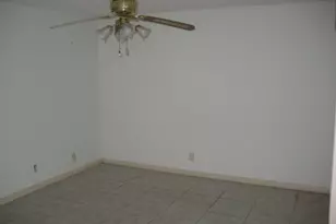 401 Saxony Dr, Delray Beach, FL 33446 - Photo 4