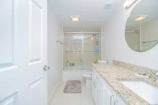 2202 S Cypress Bend Dr, Pompano Beach, FL 33069 - Photo 26