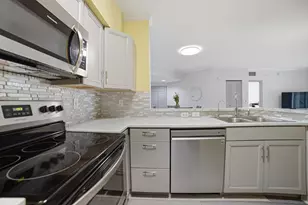 17100 N Bay Rd, Sunny Isles Beach, FL 33160 - Photo 10