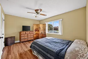 12541 SW 10th Ct, Davie, FL 33325 - Photo 8