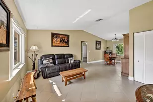 12541 SW 10th Ct, Davie, FL 33325 - Photo 4