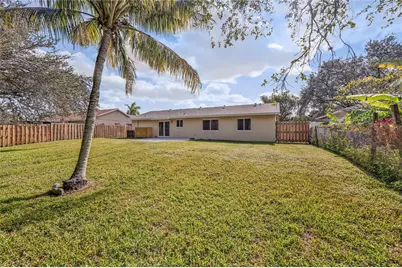 12541 SW 10th Court, Davie, FL 33325 - Photo 16