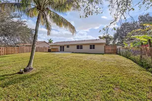12541 SW 10th Ct, Davie, FL 33325 - Photo 16