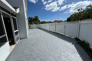 8917 SW Grand Canal Dr, Miami, FL 33174 - Photo 34
