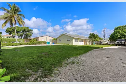 615 NE 7th Avenue #4, Boynton Beach, FL 33435 - Photo 2