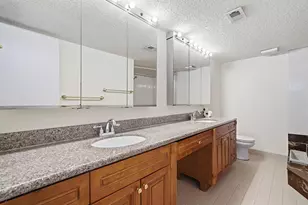 20615 NE 7th Ct, Miami, FL 33179 - Photo 14